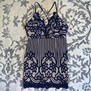 Vintage Boho V-Neck Navy and Beige Racerback Lace Mini Dress - Size Medium